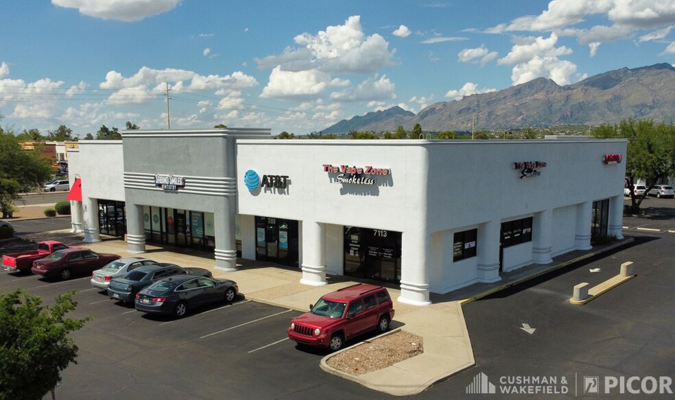 7111-7199 E Tanque Verde Rd, Tucson, AZ à louer - Photo du bâtiment - Image 2 de 4