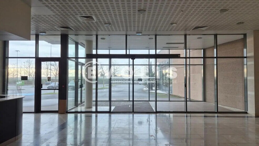 Flex in Villiers-sur-Marne for lease - Building Photo - Image 2 of 21