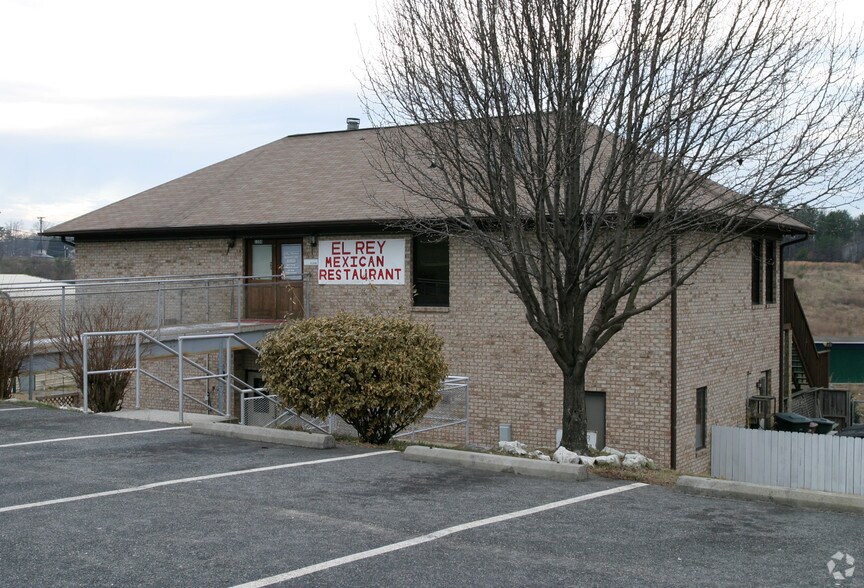 1350 Tolar Dr, Greensboro, NC à vendre - Photo du bâtiment - Image 3 de 50