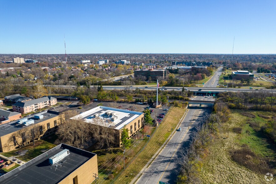 921 Chatham Ln, Columbus, OH à vendre - Aérien - Image 3 de 22