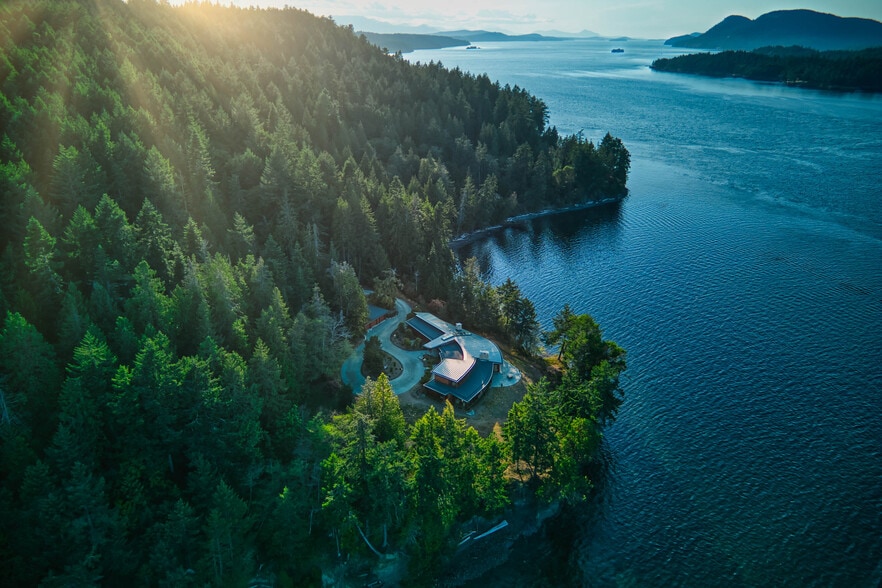 3200 Clam Bay Rd, Pender Island, BC for sale - Aerial - Image 2 of 38