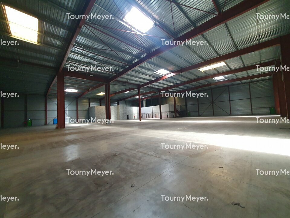 Office in Ambarès-et-Lagrave for lease Building Photo- Image 1 of 8