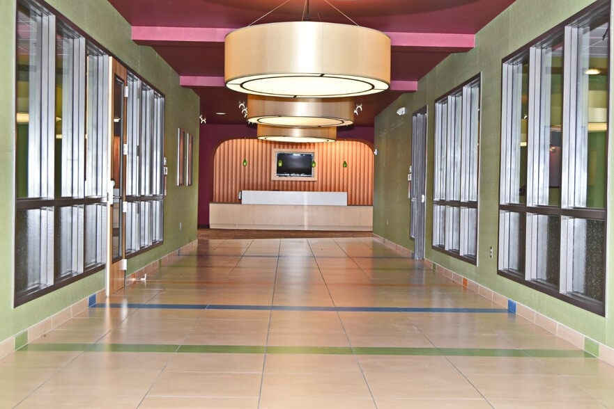 4755 SW 46th Ct, Ocala, FL for lease - Interior Photo - Image 2 of 8