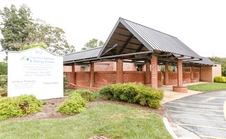 More details for 912 2nd St NE, Hickory, NC - Office for Sale