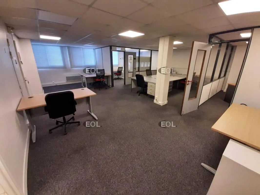 Office in Châtillon for lease Interior Photo- Image 1 of 11