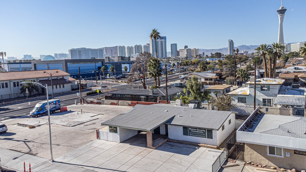1920 S Maryland Pky, Las Vegas, NV à vendre - Photo du bâtiment - Image 3 de 40