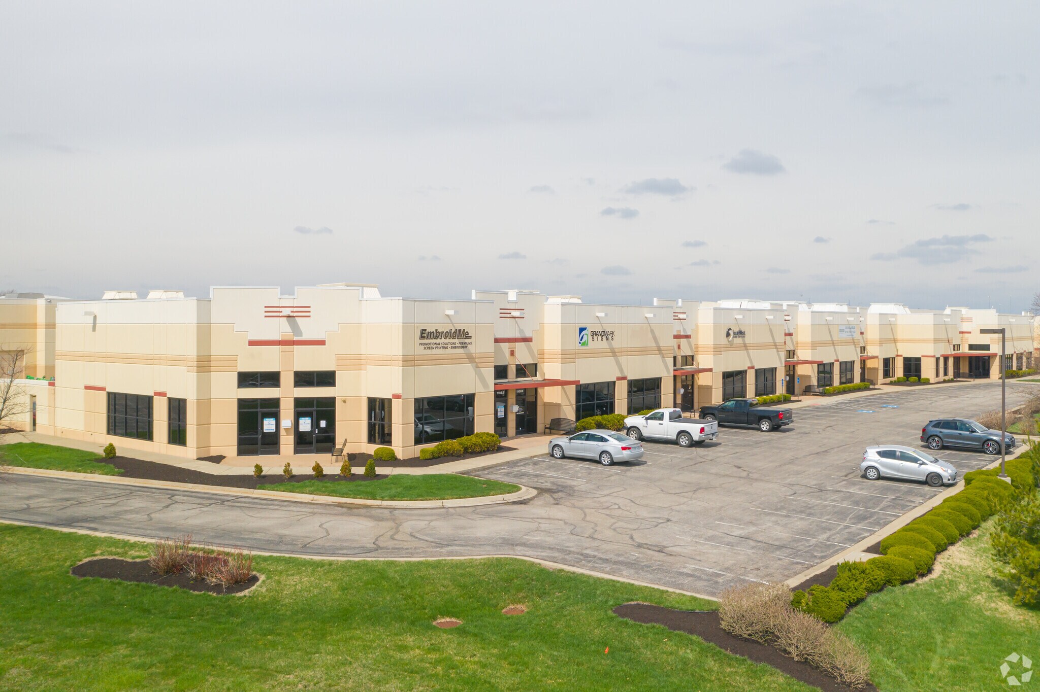 11066-11084 Strang Line Rd, Lenexa, KS for lease Building Photo- Image 1 of 7