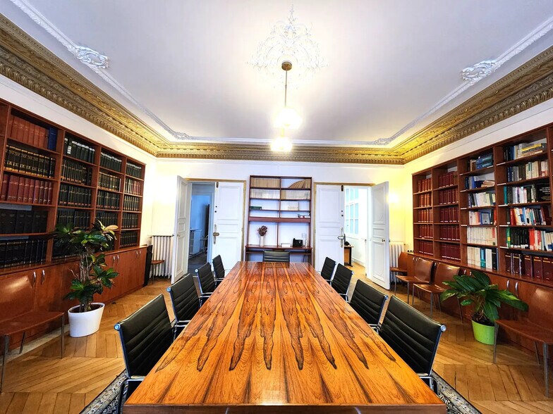 90 Rue D'Amsterdam, Paris à vendre - Photo du bâtiment - Image 2 de 30