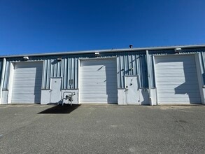 1678 E Main Rd, Portsmouth, RI for lease Interior Photo- Image 2 of 4