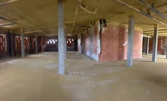 Plus de détails pour Multi-résidentiel à vendre