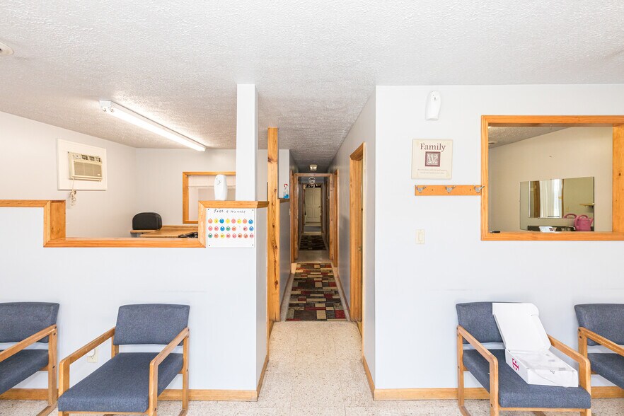 302 Virginia Ave, Bluefield, VA à vendre - Photo du bâtiment - Image 3 de 10