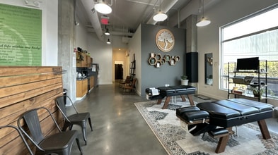 4141 Pennsylvania Ave, Kansas City, MO for lease Interior Photo- Image 1 of 7