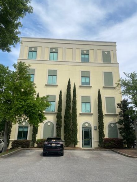 1585 Gulf Shores Pky, Gulf Shores, AL for lease - Building Photo - Image 2 of 17