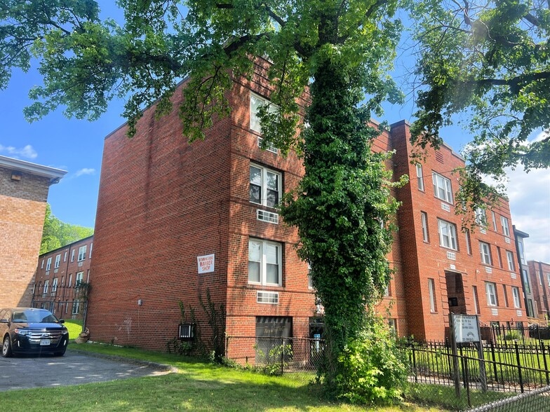 4228 Benning Rd NE, Washington, DC for sale - Building Photo - Image 1 of 15