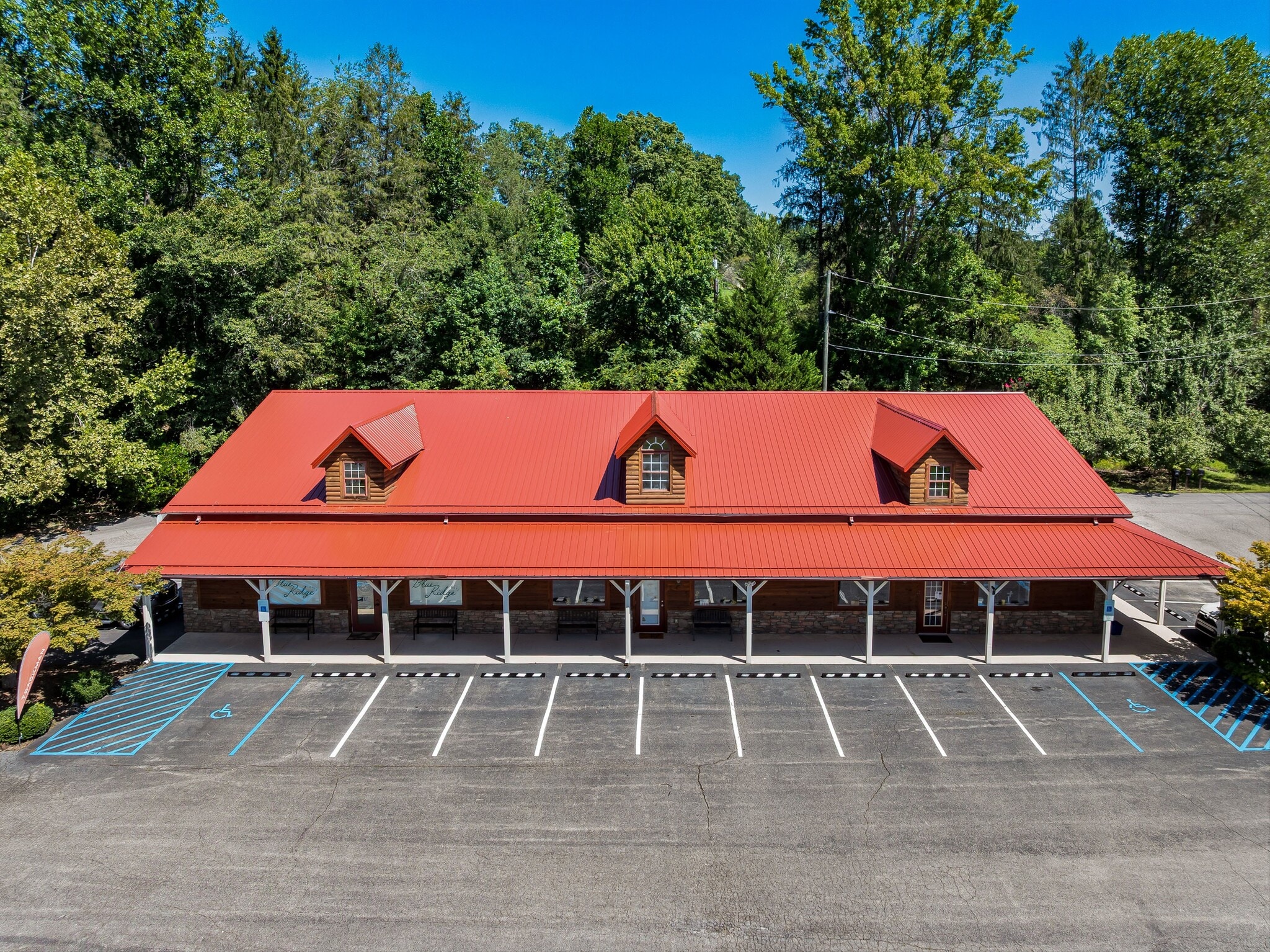 271 Old Barn Rd, Hendersonville, NC for sale Building Photo- Image 1 of 51
