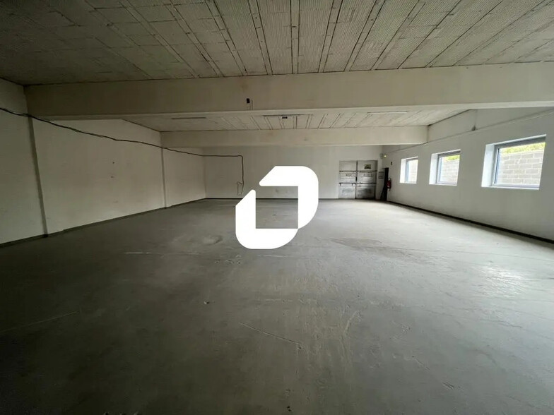 Office in Lesquin for lease - Interior Photo - Image 3 of 12