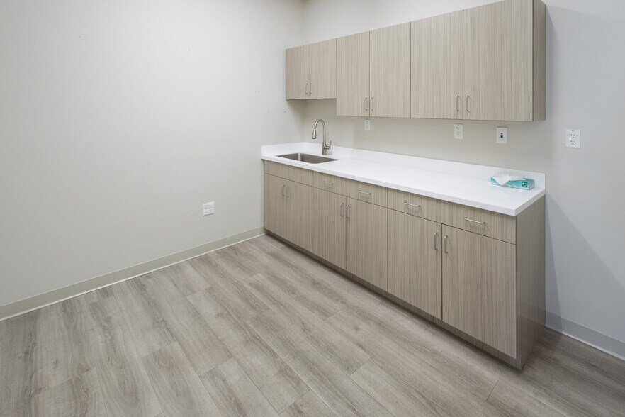 4 Central St, Leominster, MA à vendre - Photo intérieure - Image 3 de 8
