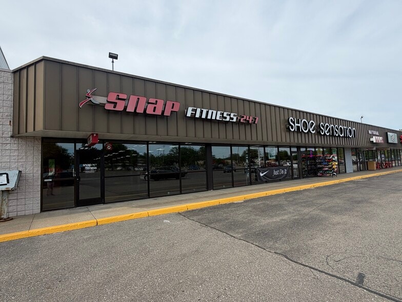 800-912 W State St, Hastings, MI for lease - Building Photo - Image 1 of 4