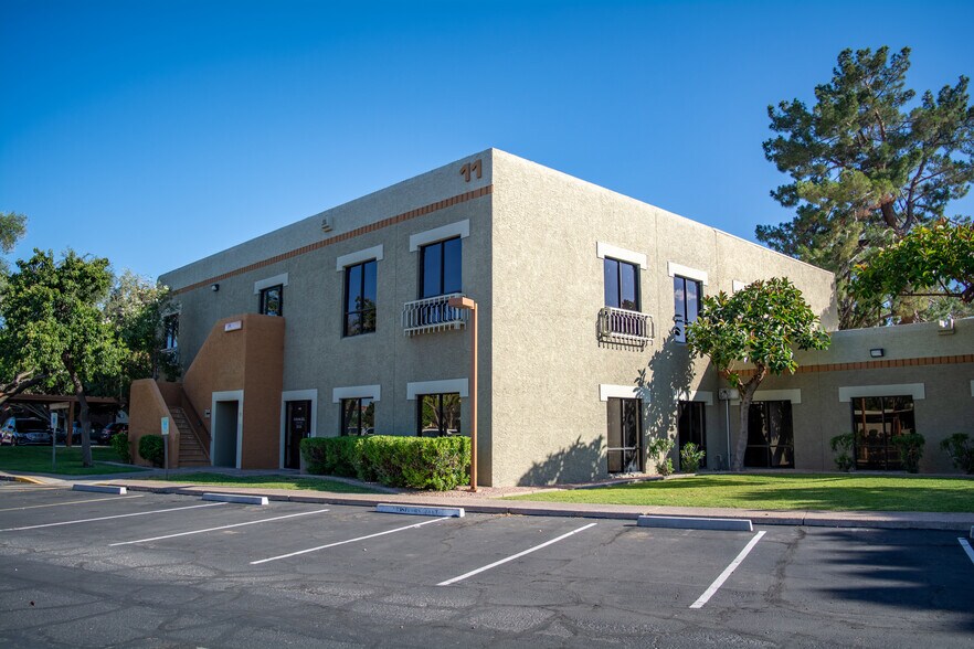 2222 S Dobson Rd, Mesa, AZ à vendre - Photo du bâtiment - Image 2 de 20