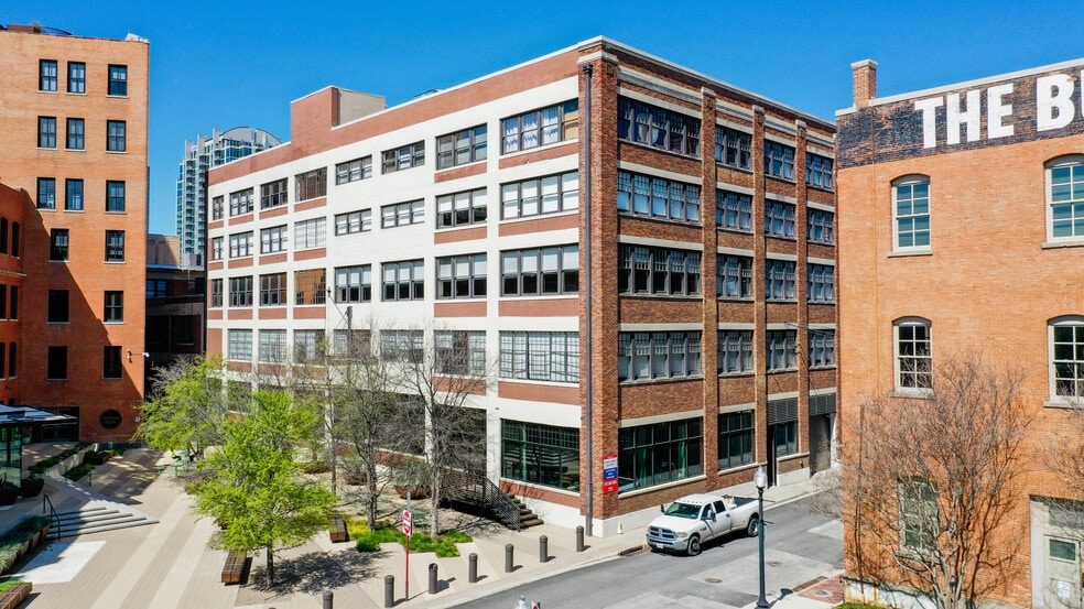2001 N Lamar St, Dallas, TX for lease - Primary Photo - Image 1 of 6