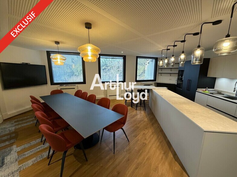 Office in Biot for sale - Interior Photo - Image 1 of 8
