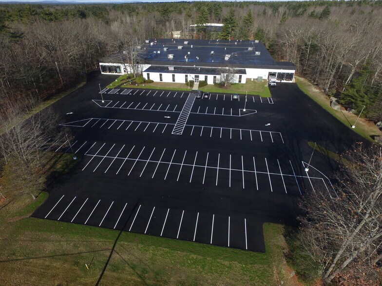 32 Industrial Dr, Exeter, NH à vendre - Photo du bâtiment - Image 1 de 10