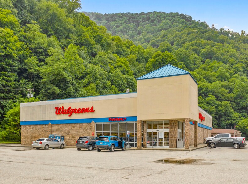 69 Lewis St, Whitesville, WV à vendre - Photo du bâtiment - Image 2 de 7