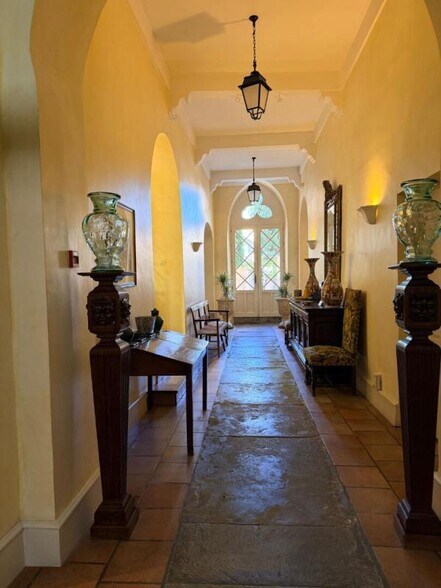 Flex in Limoux for sale - Building Photo - Image 2 of 8