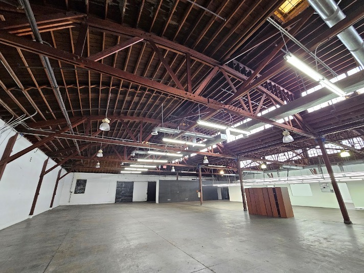 2853 E Pico Blvd, Los Angeles, CA for lease - Building Photo - Image 2 of 9