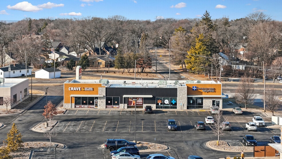 1411-1417 Kimberly Rd, Bettendorf, IA for lease - Building Photo - Image 3 of 4