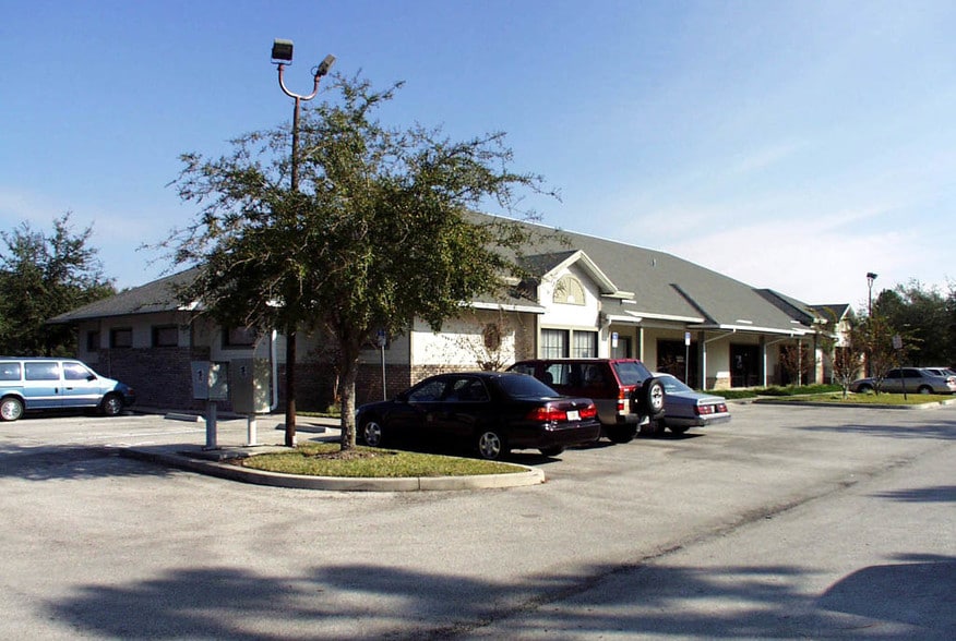 2959 Alafaya Trl, Oviedo, FL for lease - Building Photo - Image 2 of 12