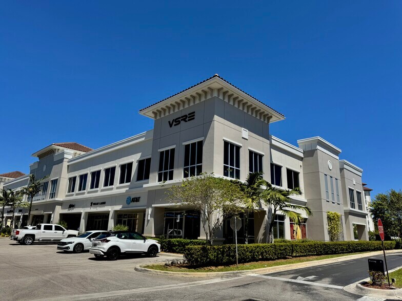 15121-15175 NW 67th Ave, Miami Lakes, FL à louer - Photo du bâtiment - Image 2 de 5