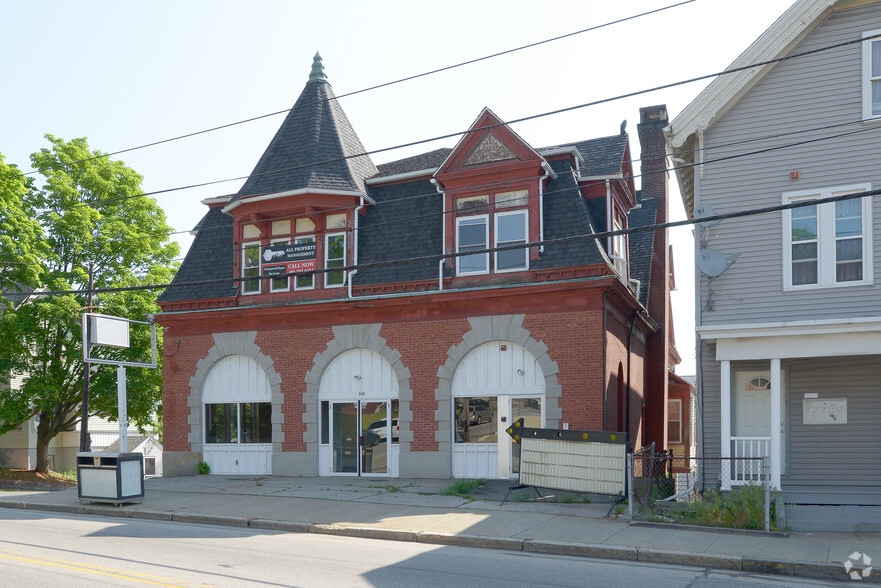 555 Broad St, Central Falls, RI à vendre - Photo principale - Image 1 de 1