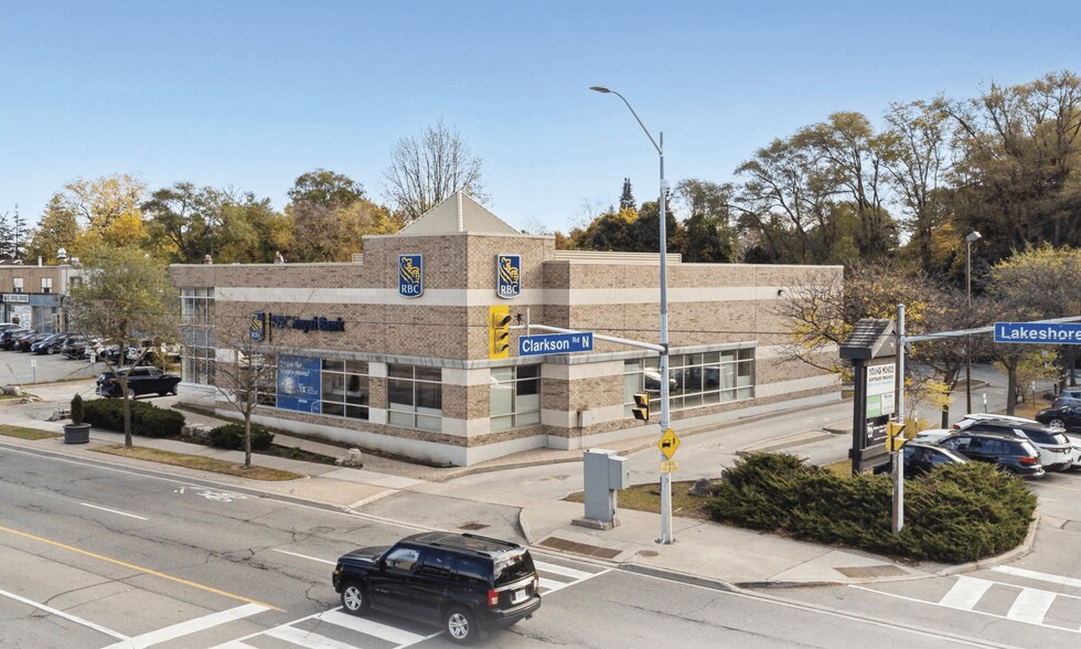 Ontario Retail Portfolio portefeuille de 2 propriétés à vendre sur LoopNet.ca - Photo du bâtiment - Image 1 de 3