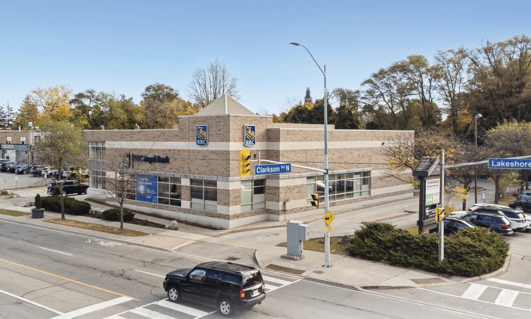 Ontario Retail Portfolio portefeuille de 2 propriétés à vendre sur LoopNet.ca Photo du bâtiment- Image 1 de 4