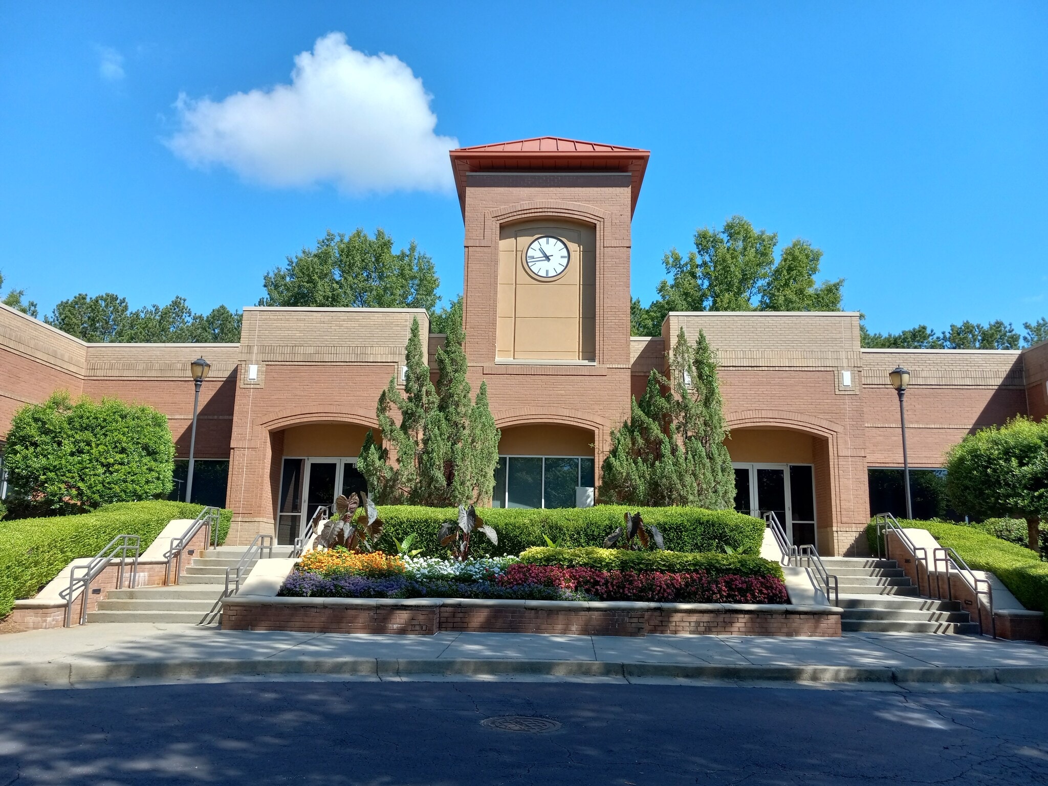 1255 Lakes Pky, Lawrenceville, GA for lease Building Photo- Image 1 of 3