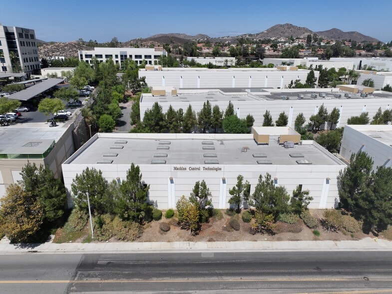 210 Crouse Dr, Corona, CA for sale - Building Photo - Image 3 of 7