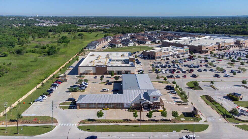 5351 W Sublett Rd, Arlington, TX à vendre - Photo du bâtiment - Image 2 de 3