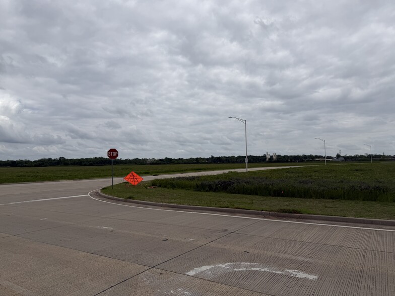 Plantation Drive Dr, Bossier City, LA for sale - Building Photo - Image 3 of 8