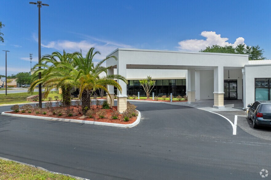 9765 San Jose Blvd, Jacksonville, FL à louer - Photo du bâtiment - Image 3 de 7