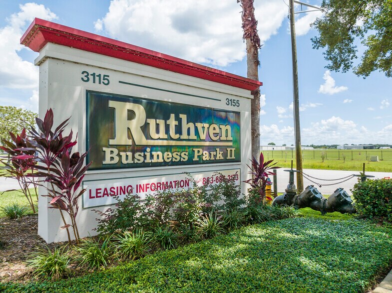 3135 Drane Field Rd, Lakeland, FL à louer - Photo du bâtiment - Image 2 de 10