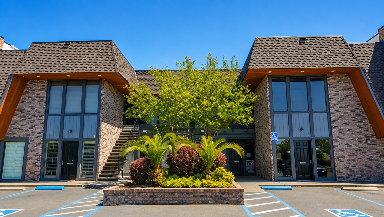 7610-7628 Auburn Blvd, Citrus Heights portefeuille de 3 propriétés à vendre sur LoopNet.ca Photo du bâtiment- Image 1 de 11