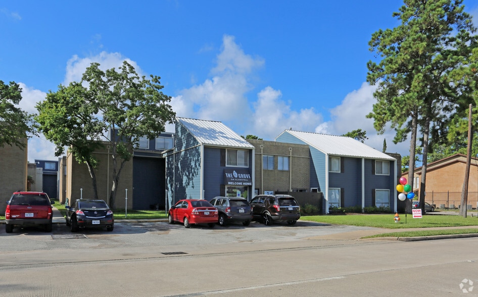 311 Gladstell St, Conroe, TX for sale - Building Photo - Image 2 of 46