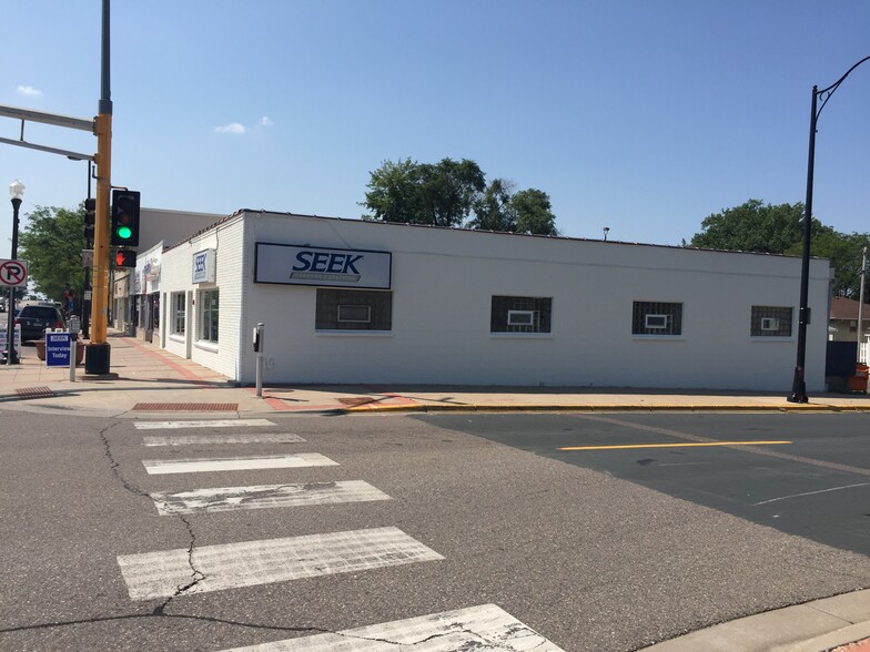 4056 NE Central Ave, Minneapolis, MN for lease - Building Photo - Image 2 of 4