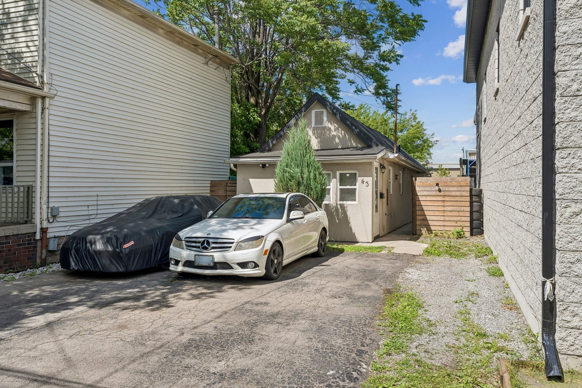 43 Whitfield Av, Hamilton, ON à vendre Photo du bâtiment- Image 1 de 16