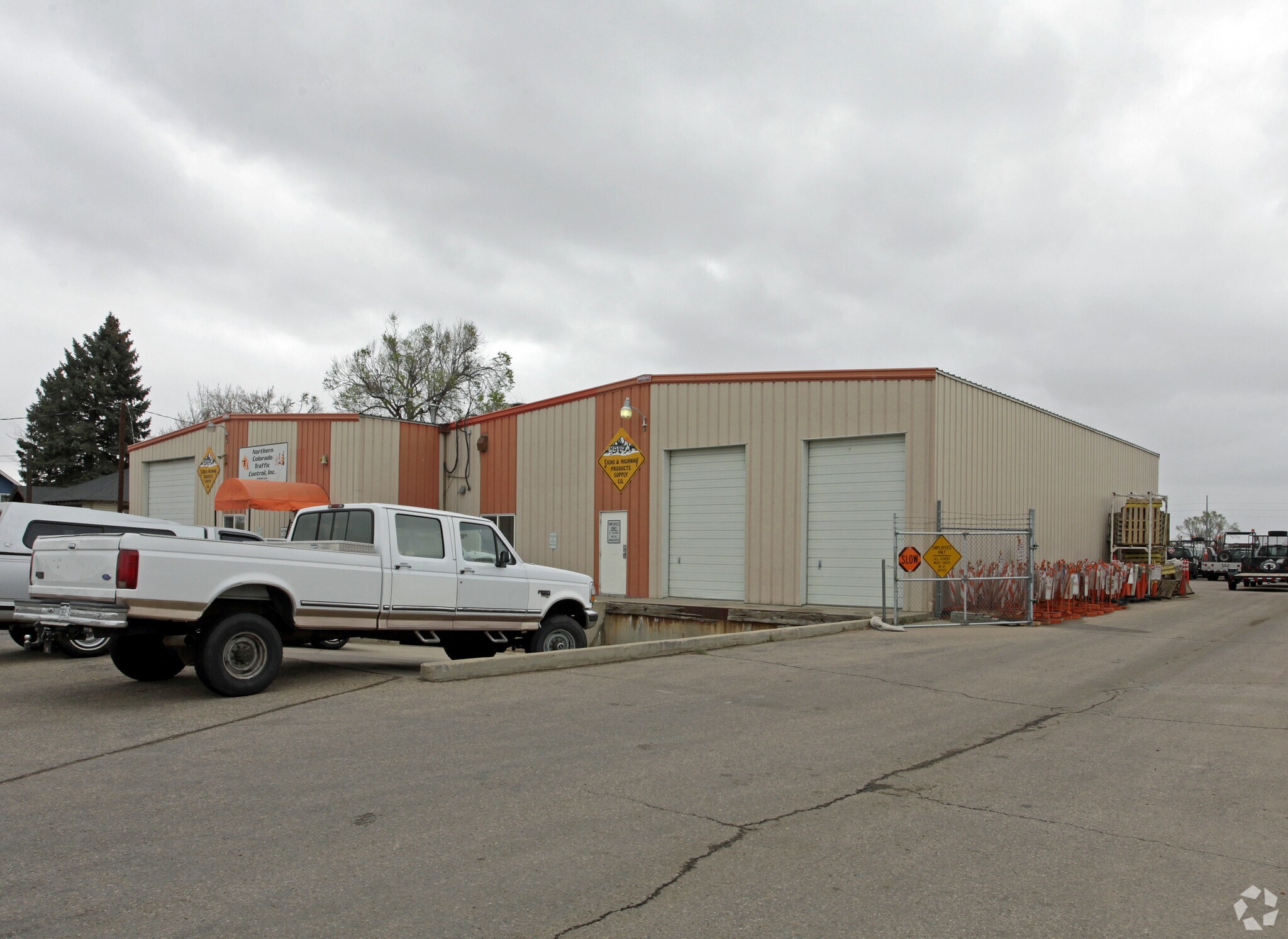 1708–1712 1st Ave portefeuille de 2 propriétés à vendre sur LoopNet.ca Photo du bâtiment- Image 1 de 100
