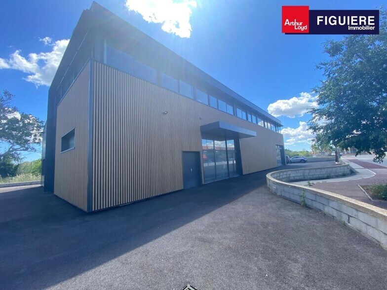 Flex in Salon De Provence for sale - Building Photo - Image 2 of 18
