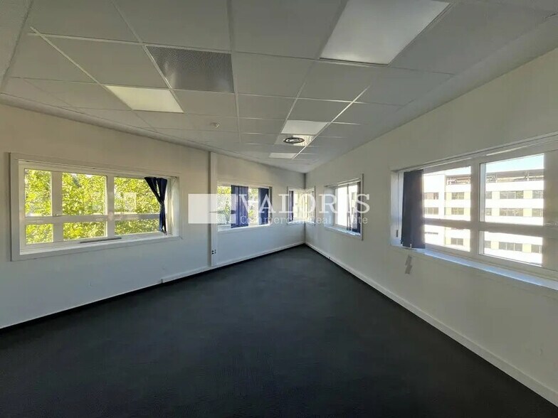 Bureau dans Lyon à louer - Photo du bâtiment - Image 2 de 7