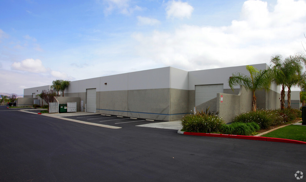 1241 Carbide Dr, Corona, CA for lease - Building Photo - Image 3 of 6