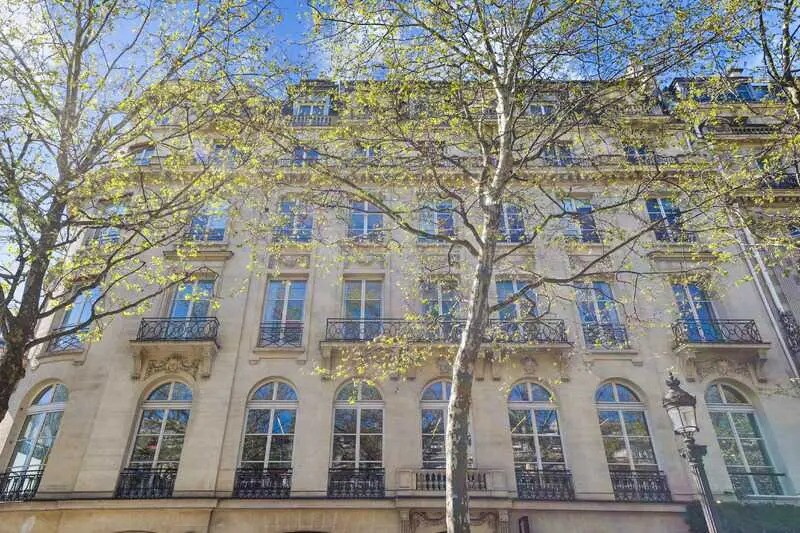 Bureau dans Paris à louer - Photo du bâtiment - Image 1 de 4